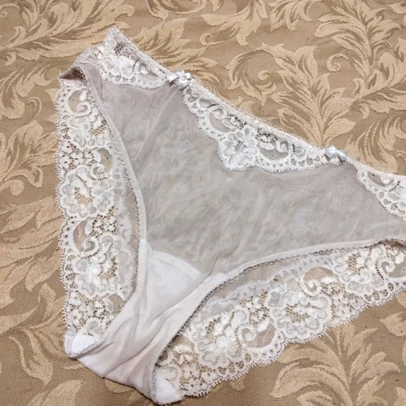 🌹🕊️🌹Exquisite VS Vtg Deadstock 90's White Sheer Mesh & Lace Panties - M - Picture 7 of 9